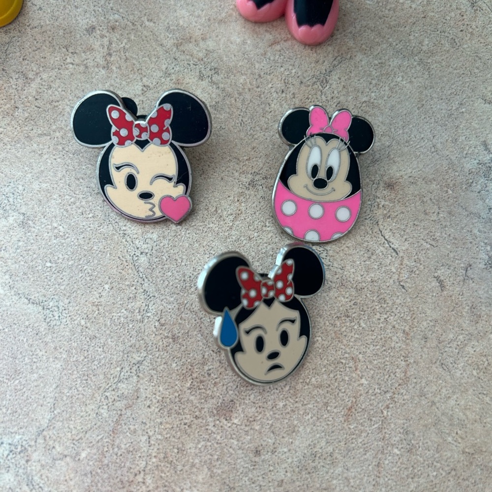Disney bundle - Picture 2 of 5